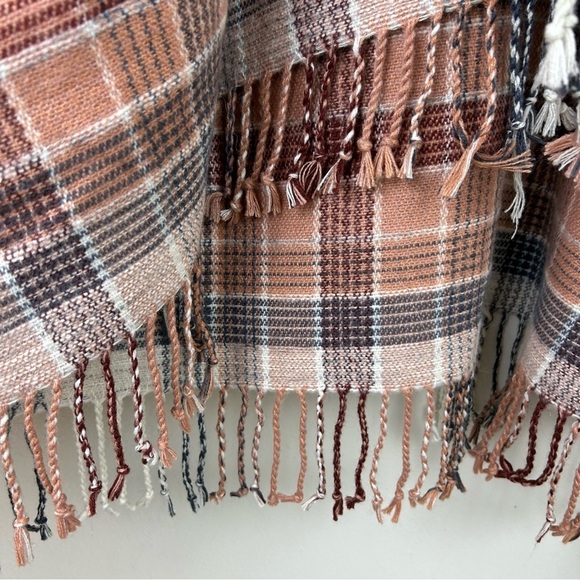 NWT Universal Thread Ruana poncho - Picture 12 of 13